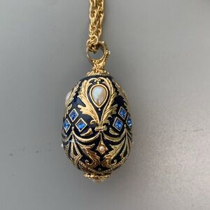 Joan Rivers Egg Necklace